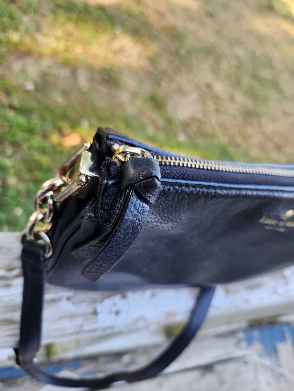 Kate Spade Black Leather Pebble Crossbody with Gold Hardware EUC - Picture 8 of 9